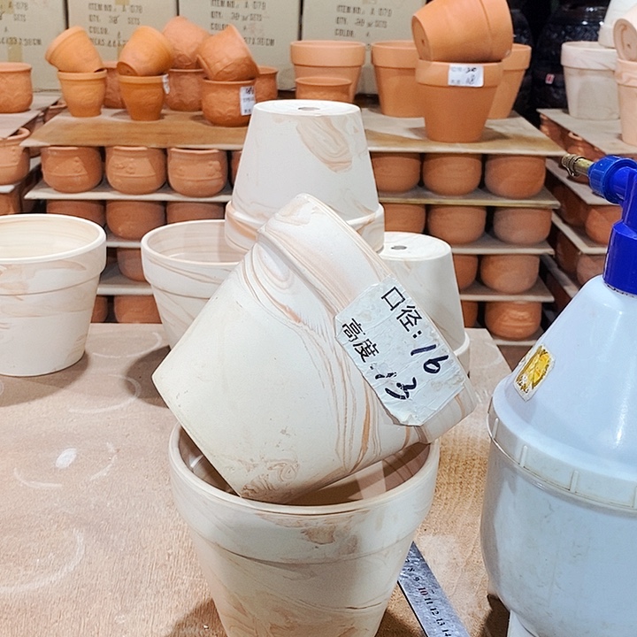 红陶玛奇朵16×13两个  