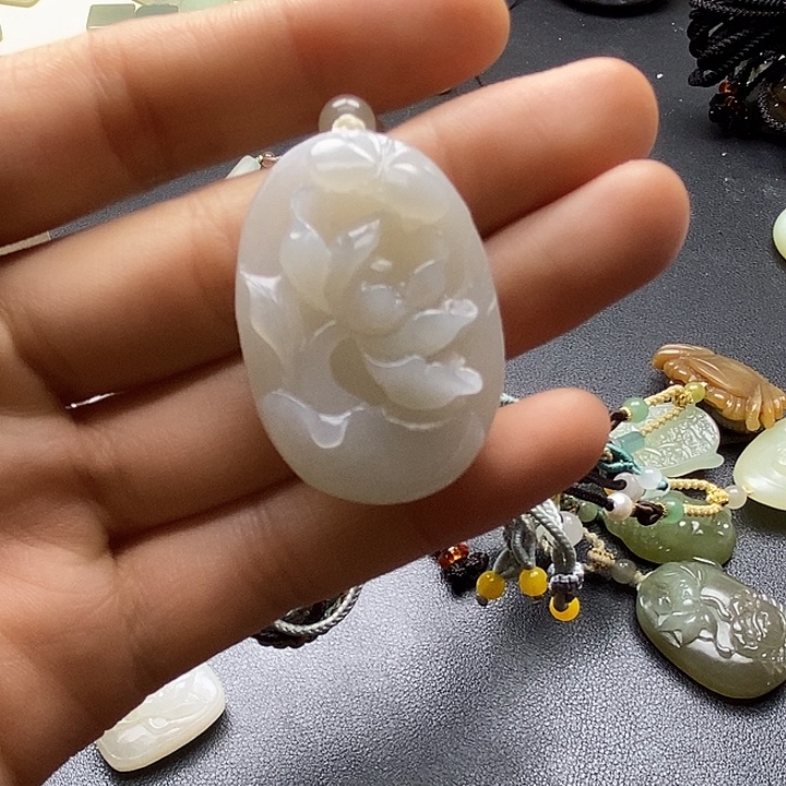 颈饰未镶嵌和田玉回*.