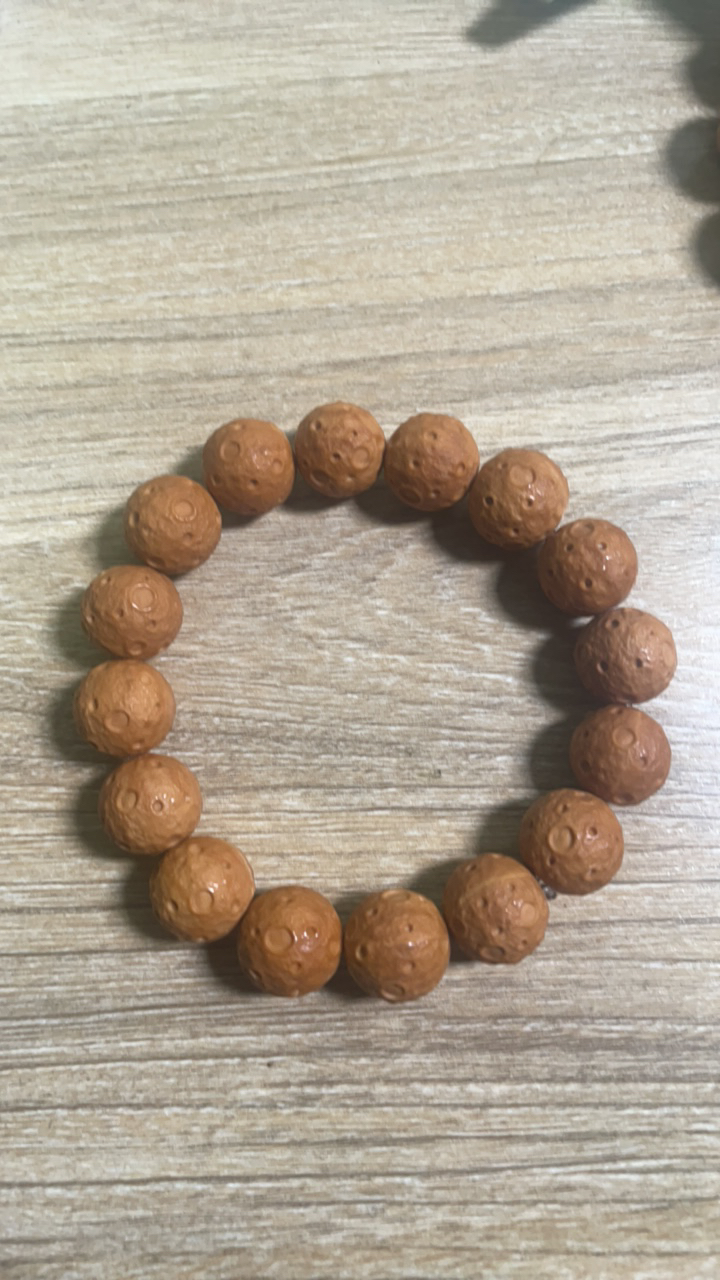 精品雕刻猴头陨石坑手串