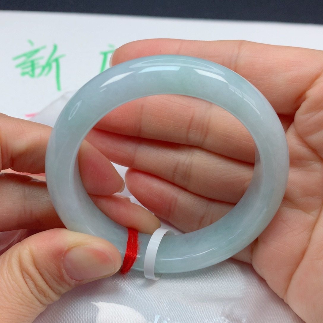 翡翠手镯未镶嵌51圈