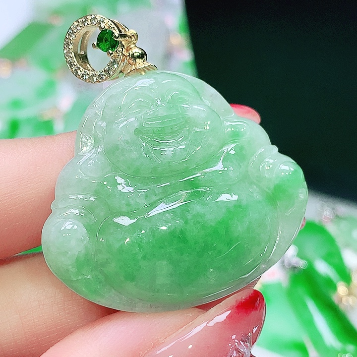 翡翠未镶嵌颈饰翡翠多样性发其一