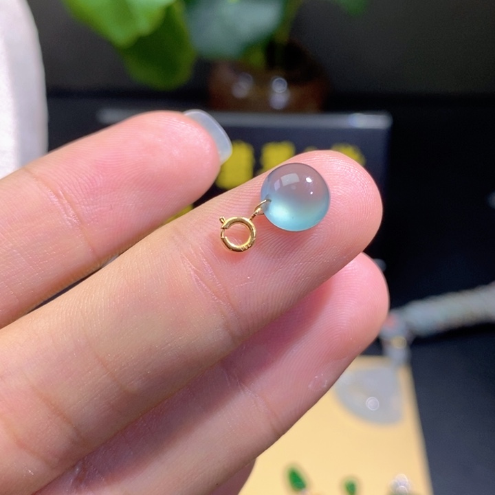 颈饰18K金镶嵌翡翠吊坠