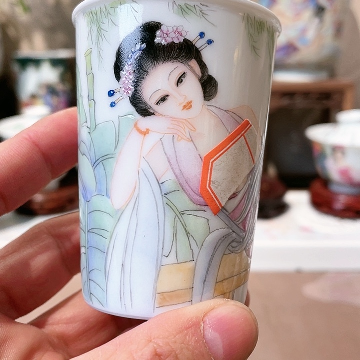 高****存景德镇陶瓷，手工绘画
