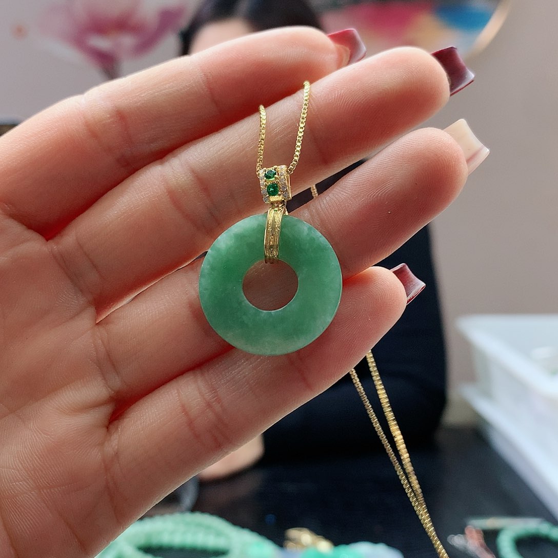 【闪购商品】翡翠吊坠(赠链)合金