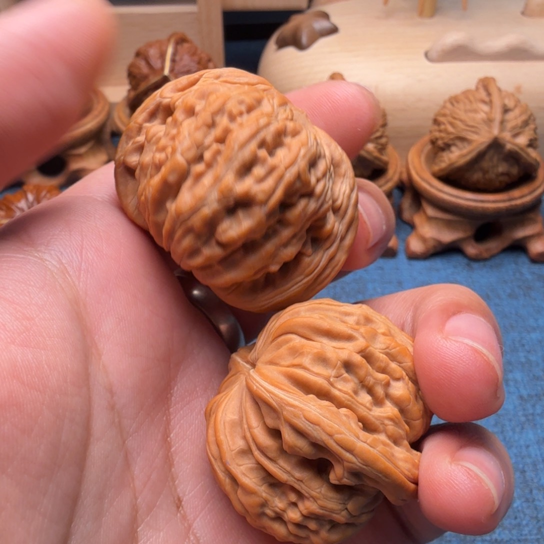 猴头核桃把件我****弹汗高楼40尺寸147