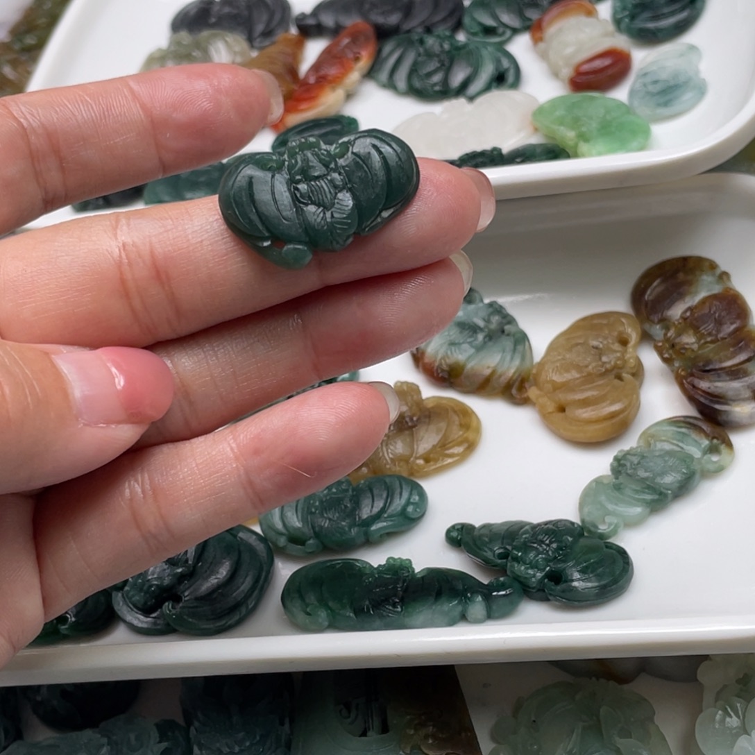 翡翠未镶嵌颈饰翡翠吊坠