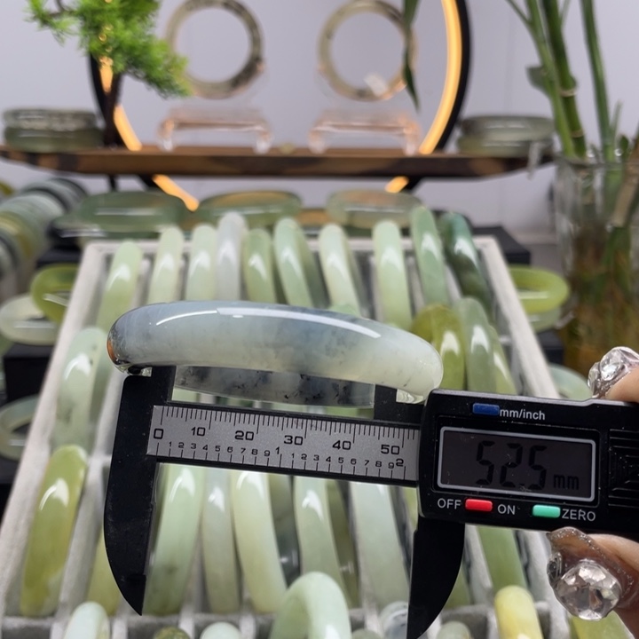 蛇纹石玉未镶嵌手镯261