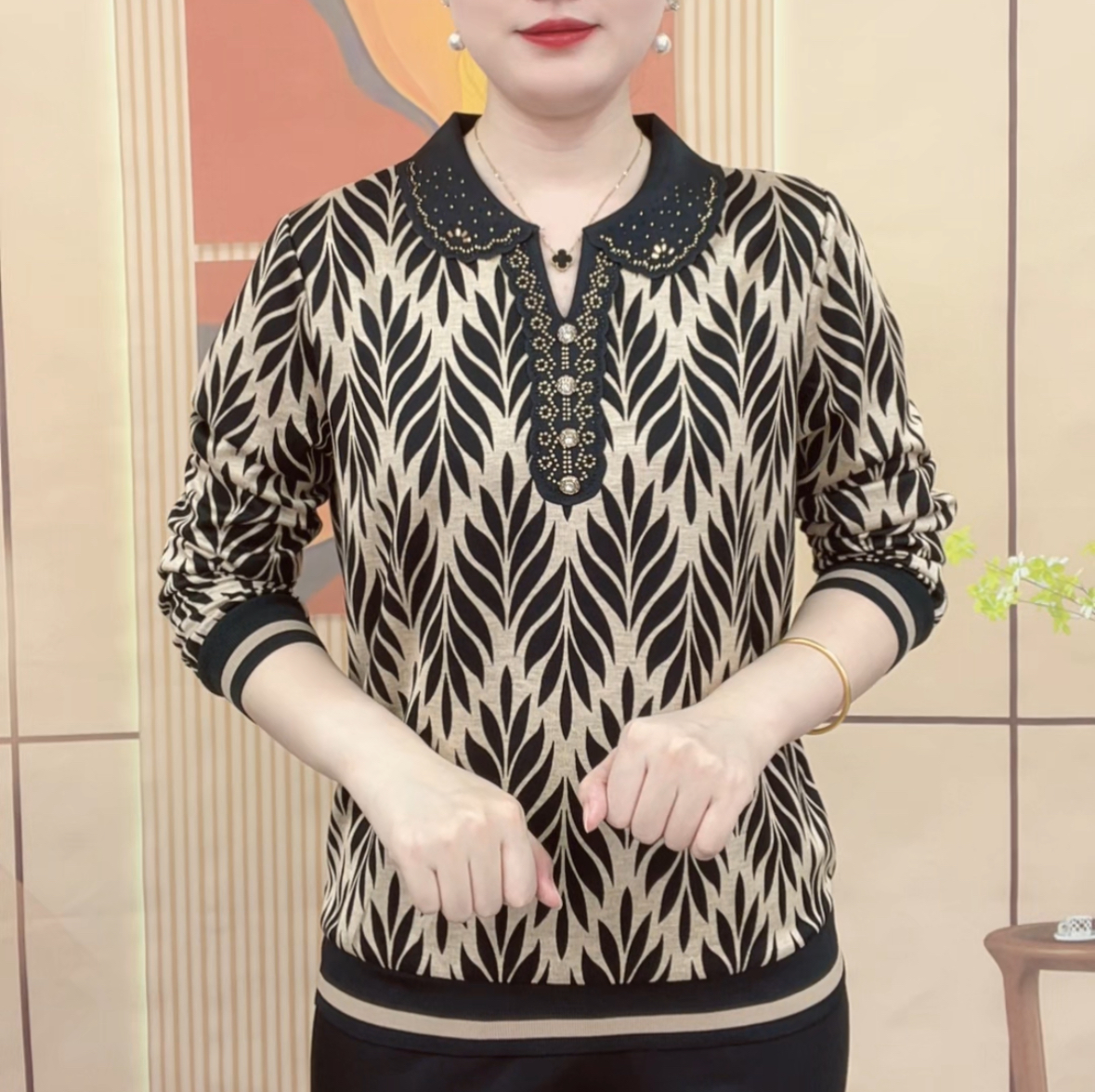 秋季新款2025长袖上衣中老年妈妈翻领打底小衫大码翻领宽松遮肚子