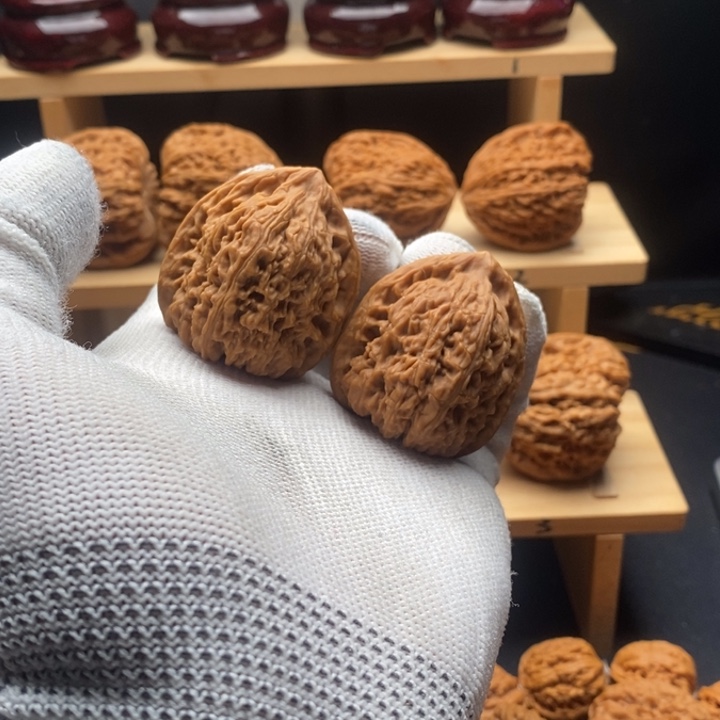 T***r文玩核桃吊坠南将石