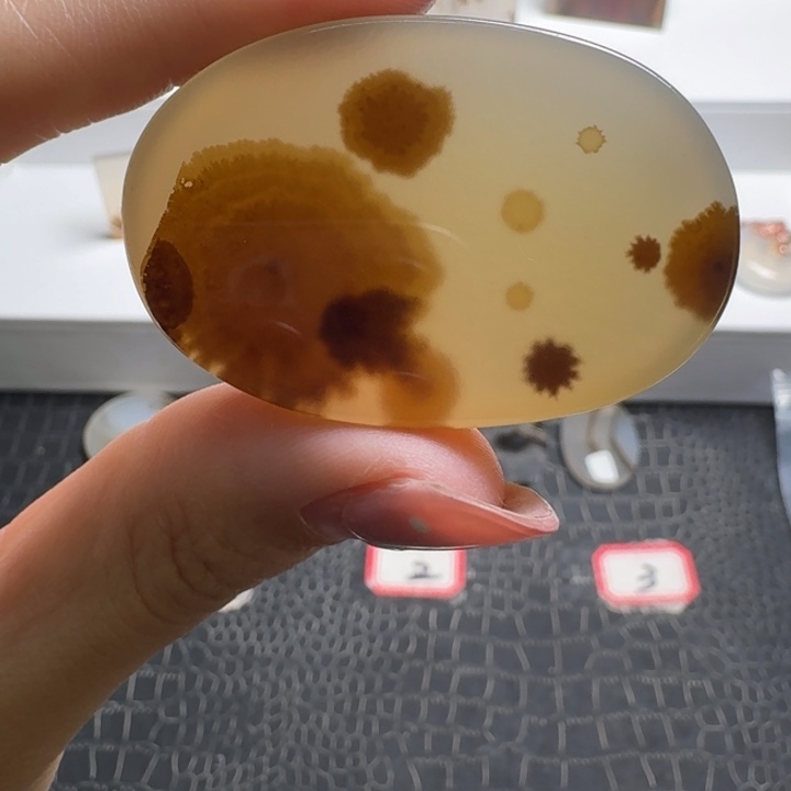 玛瑙/玉髓未镶嵌珠宝奇石