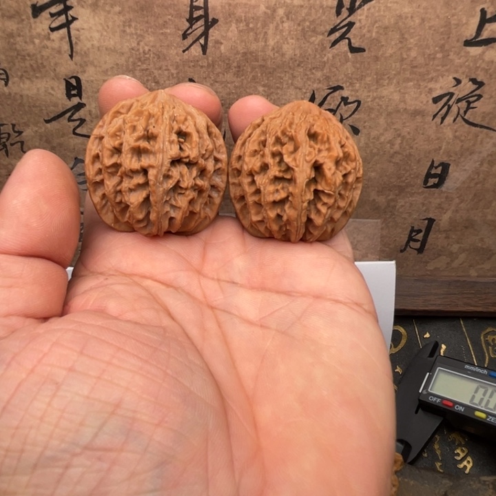 今日拍品十二号灵山闷尖