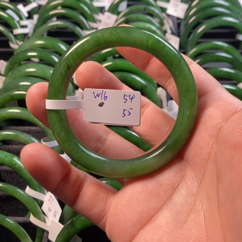 和田玉（碧玉）手镯未镶嵌微瑕