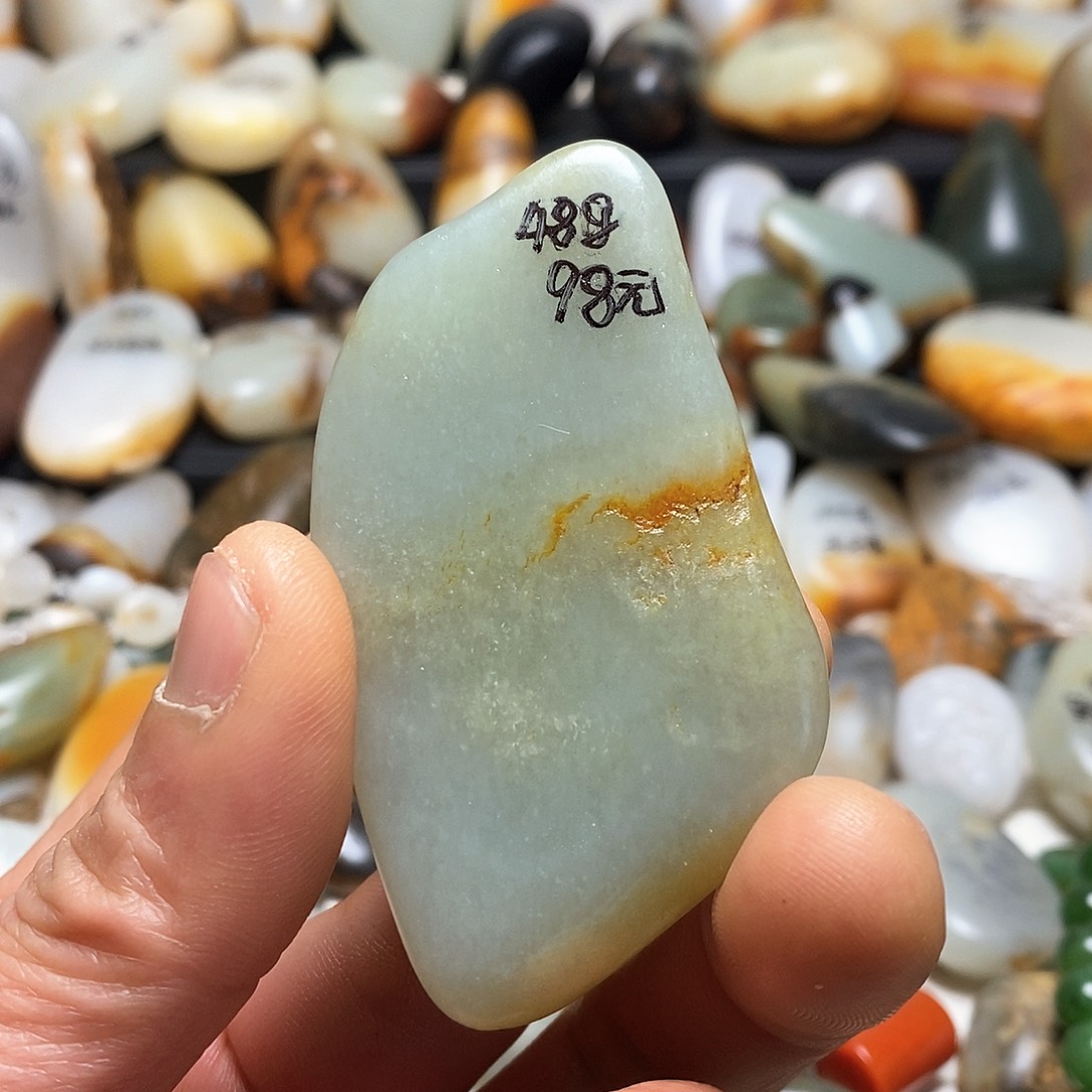 和田玉颈饰未镶嵌吊坠