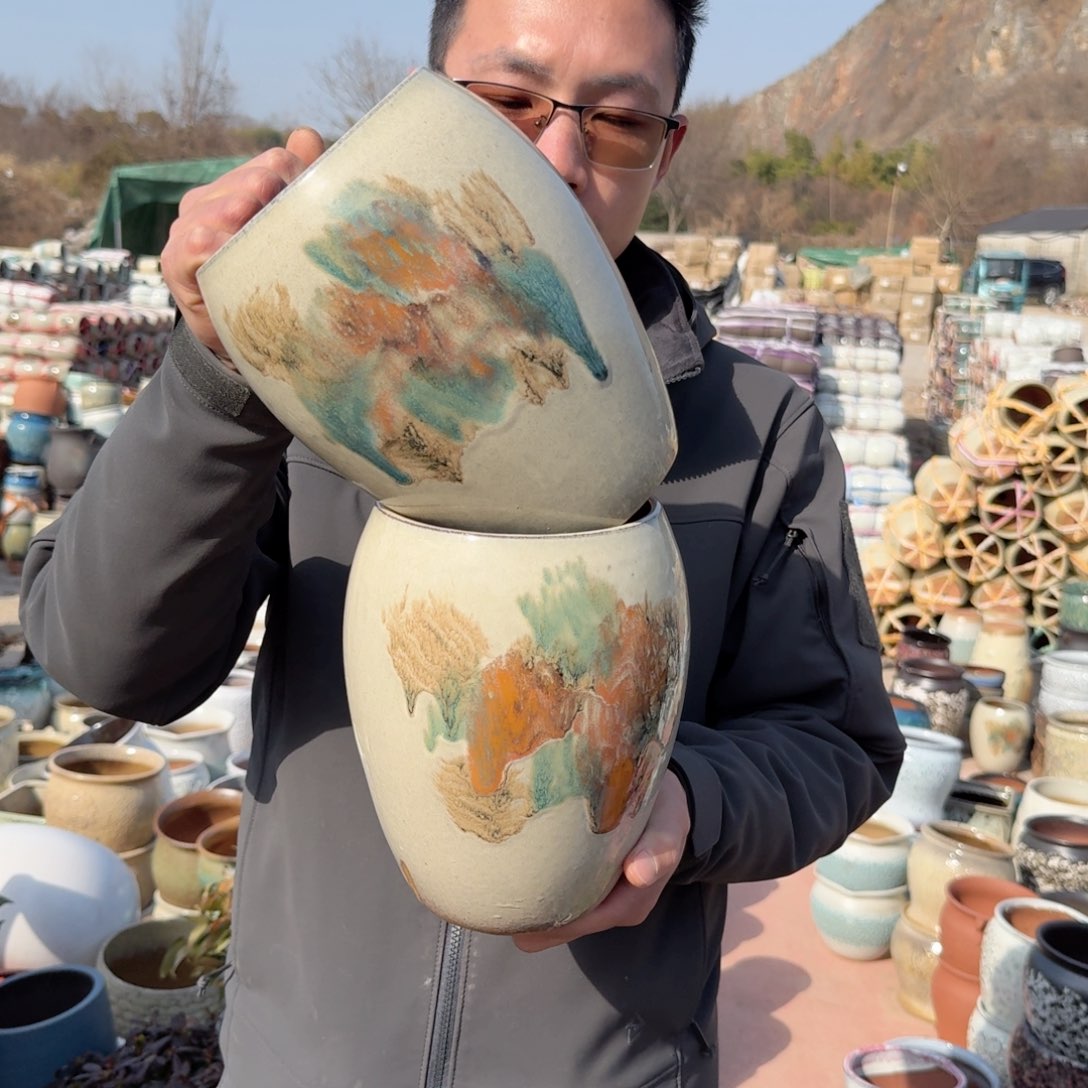 紫砂花盆口14高21（蛋壳工艺品两个