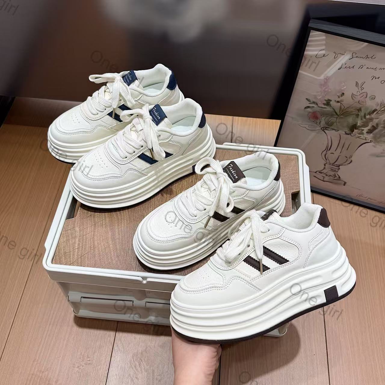 【琥珀流光】踩屎感小白鞋女款2025夏季透气厚底软底运动板鞋llll