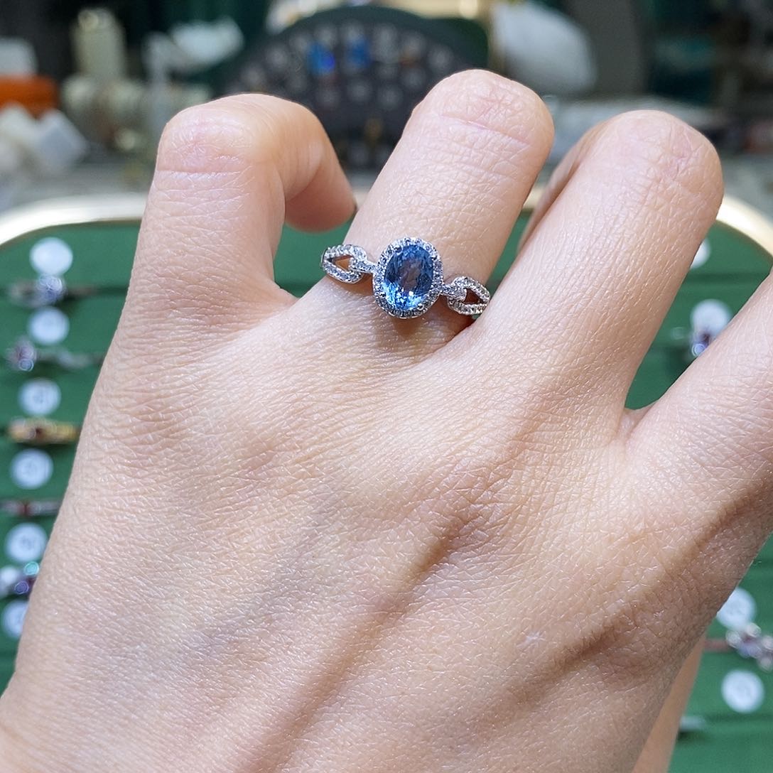 海蓝宝石戒指银S925镶嵌天然圣玛利亚0.83克拉