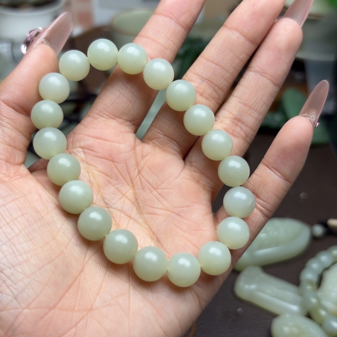 和田玉颈饰未镶嵌