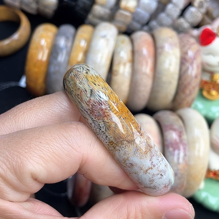 硅化珊瑚（珊瑚玉）手镯合金58