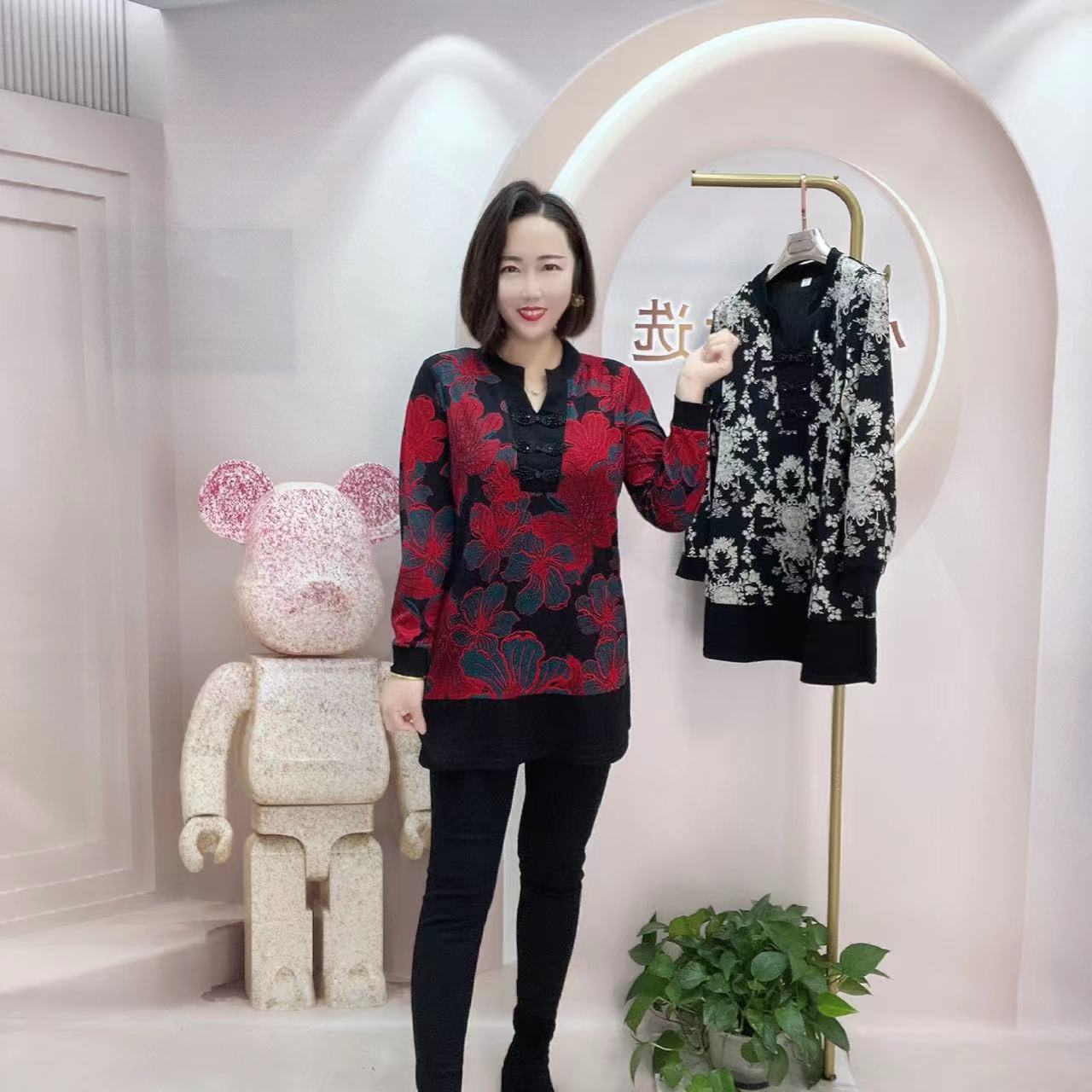  洋气盘扣时尚花衫