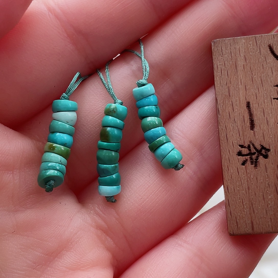 绿松石颈饰未镶嵌