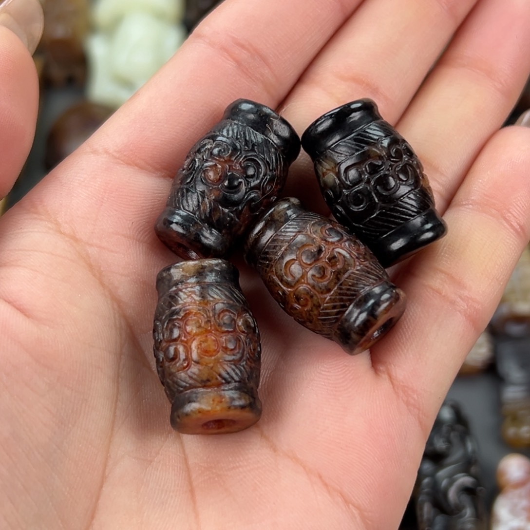 和田玉颈饰未镶嵌