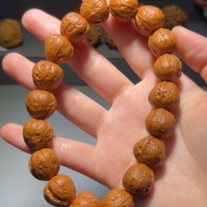 文玩核桃把件糖三角358