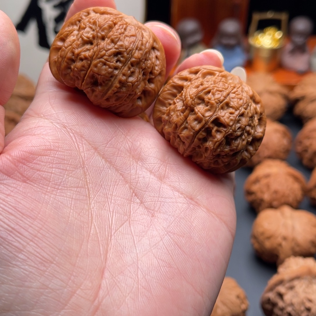 文玩核桃把件38血麒麟