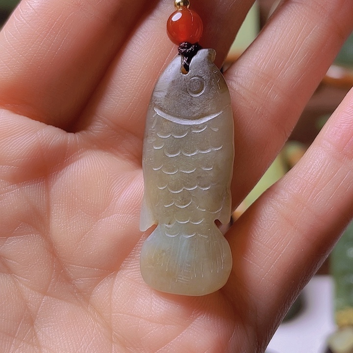 未镶嵌岫岩河磨玉（透闪石质玉）挂件