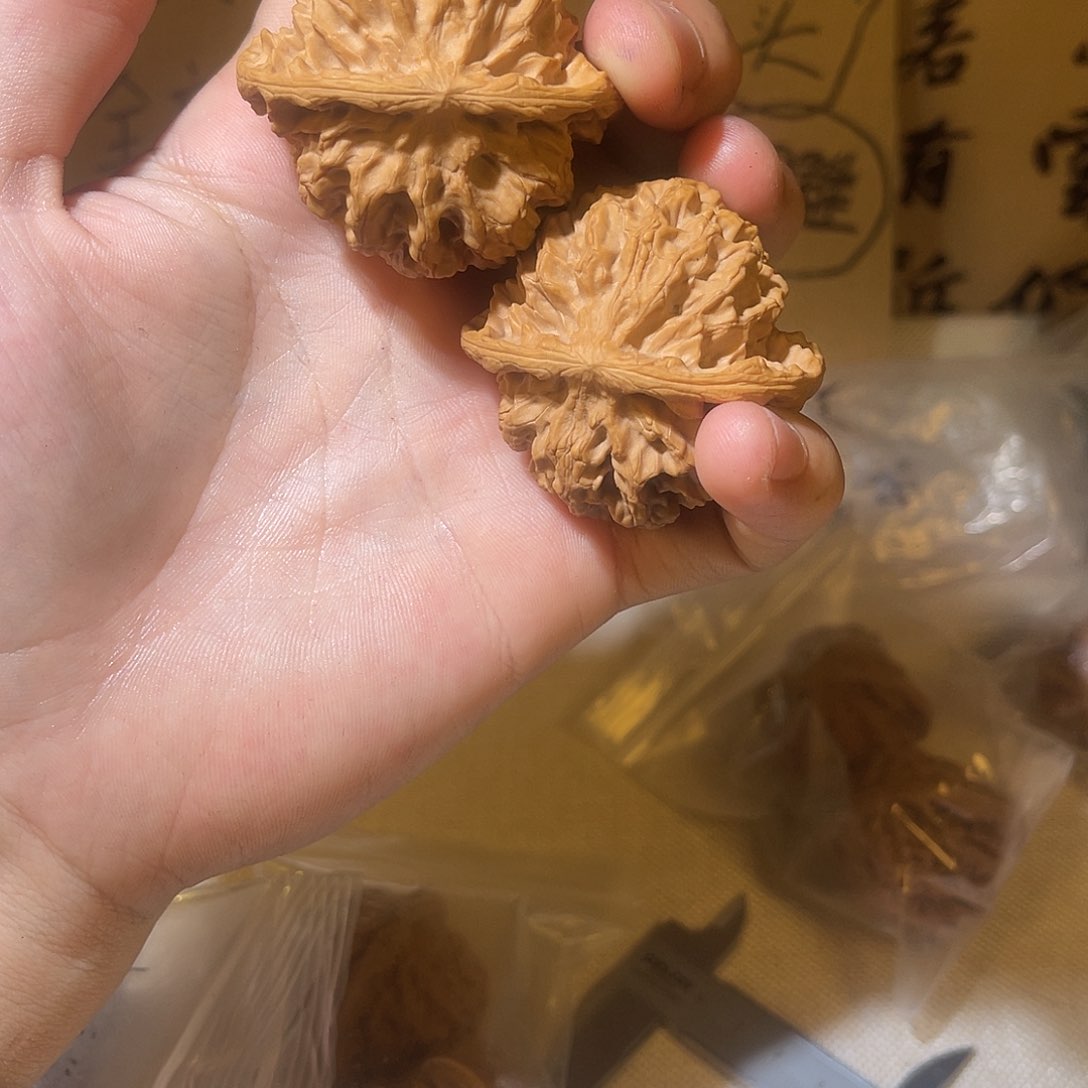 文玩核桃吊坠于****?文玩核桃帝王49尺寸