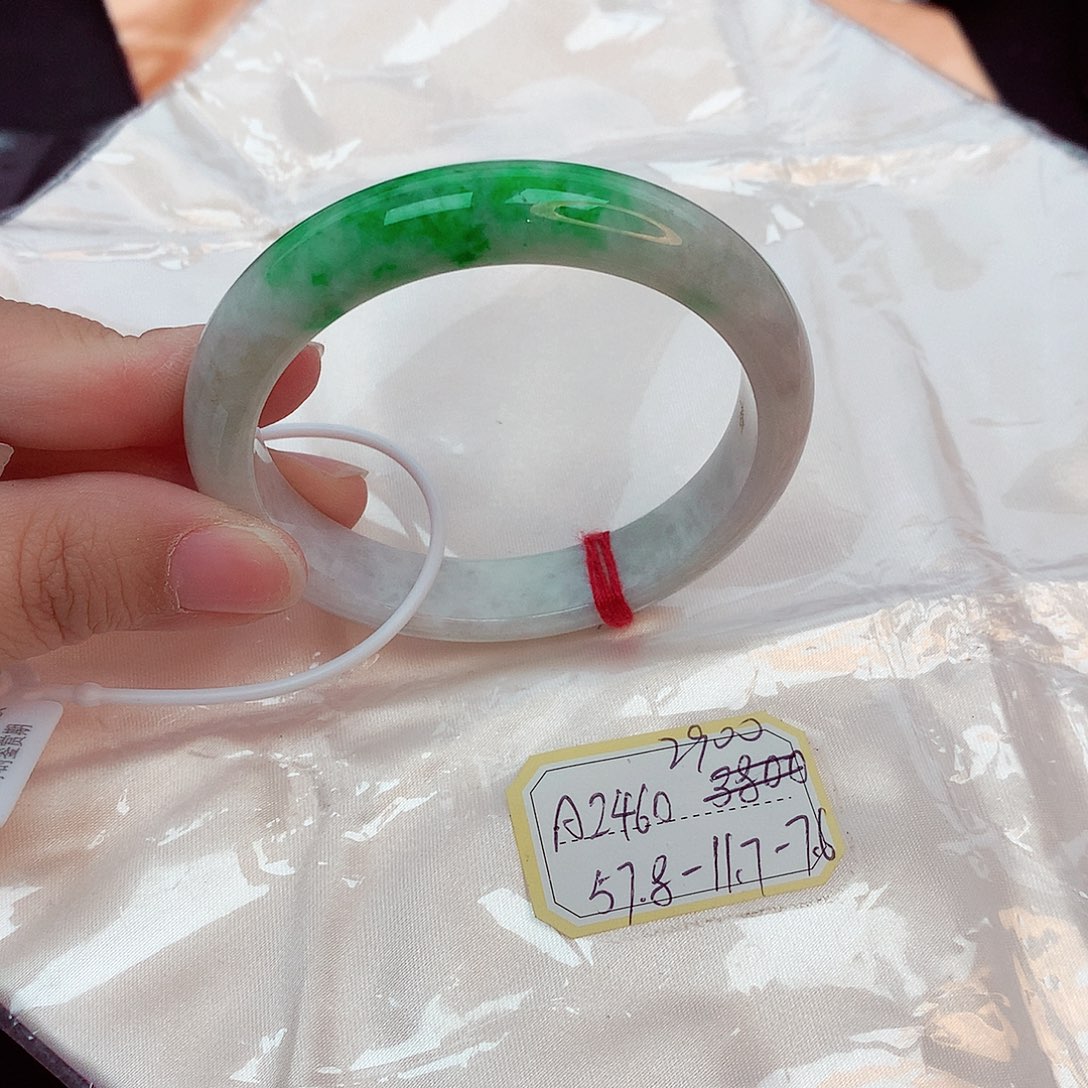 翡翠未镶嵌手镯缅甸翡翠