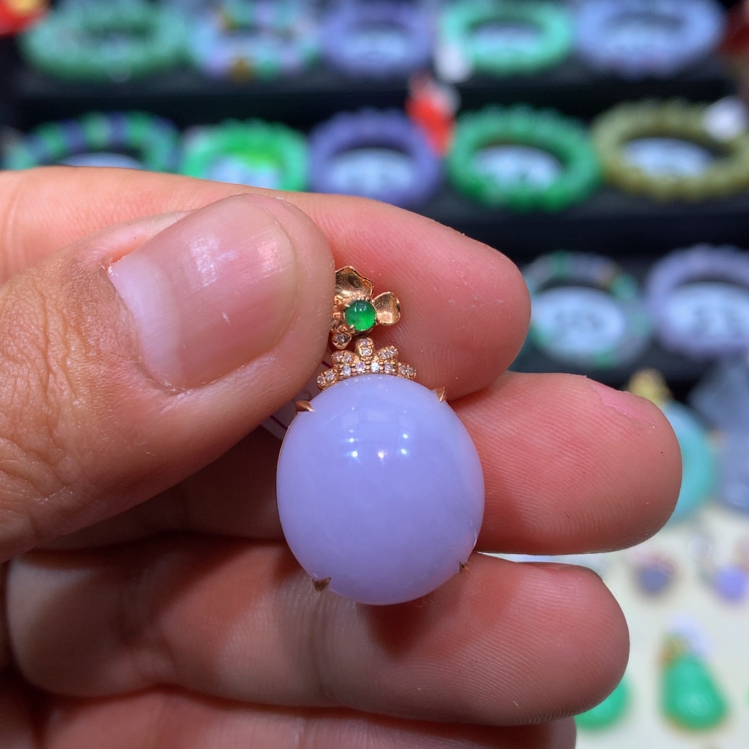 翡翠18K金镶嵌颈饰翡翠