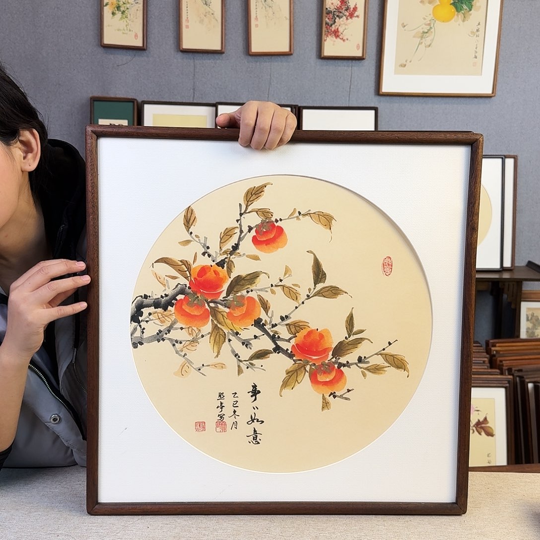 国画手绘带框尺寸： 53*53