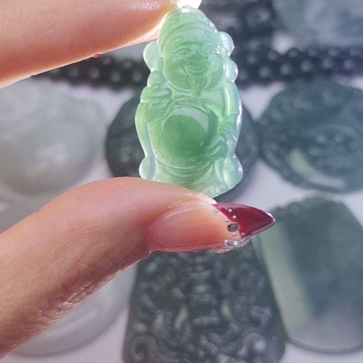 翡翠颈饰未镶嵌天然的A货翡翠多样性发货