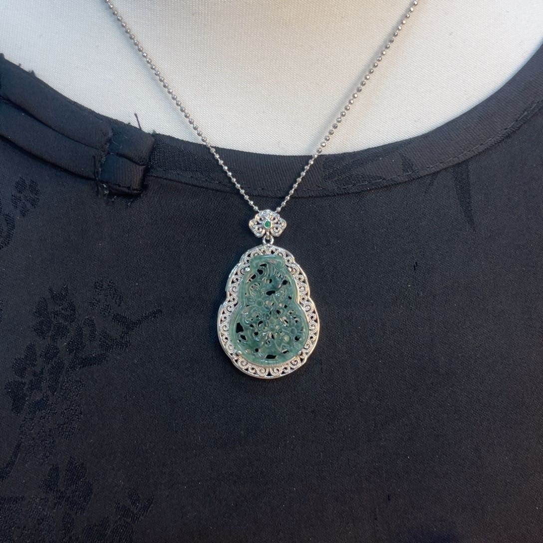 翡翠颈饰未镶嵌吊坠