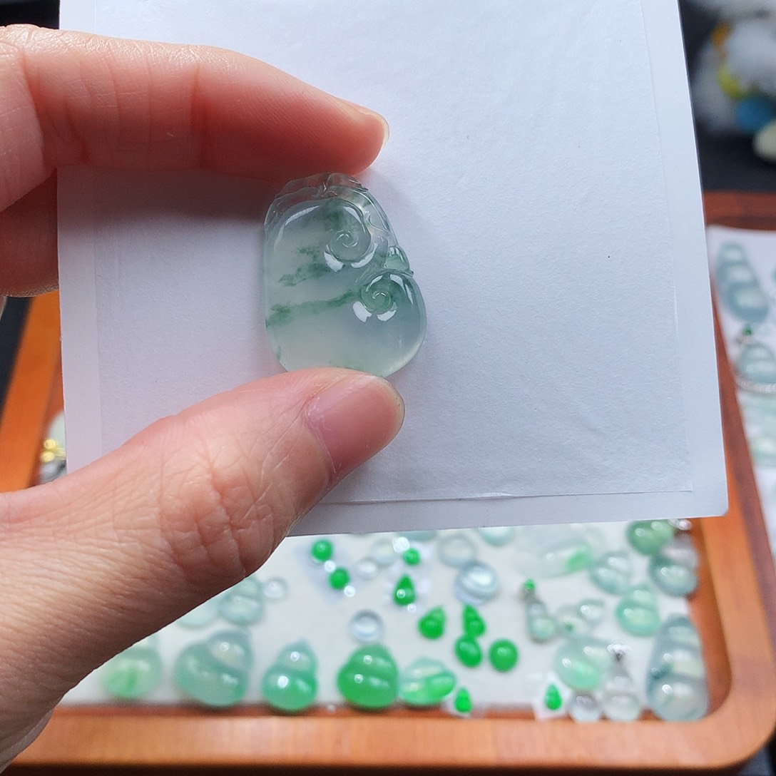 吊坠(不含链)未镶嵌翡翠如意