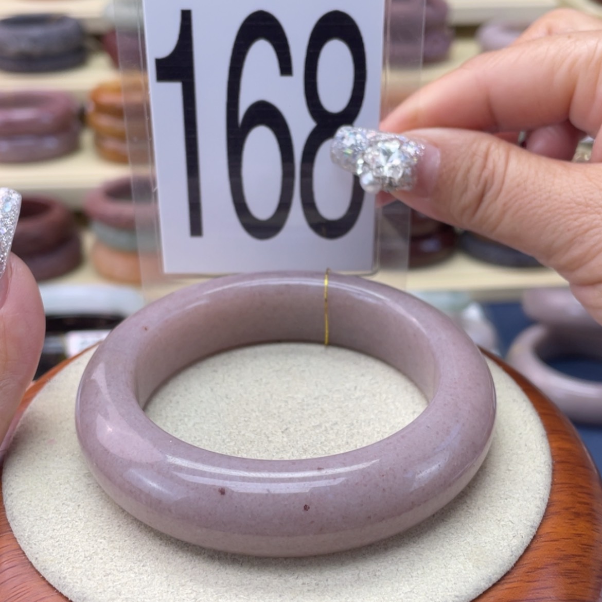 【闪购商品】石英质玉手镯未镶嵌