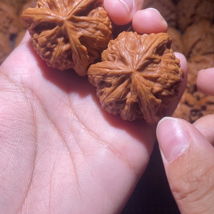 六***雨桃核吊坠小妹三棱