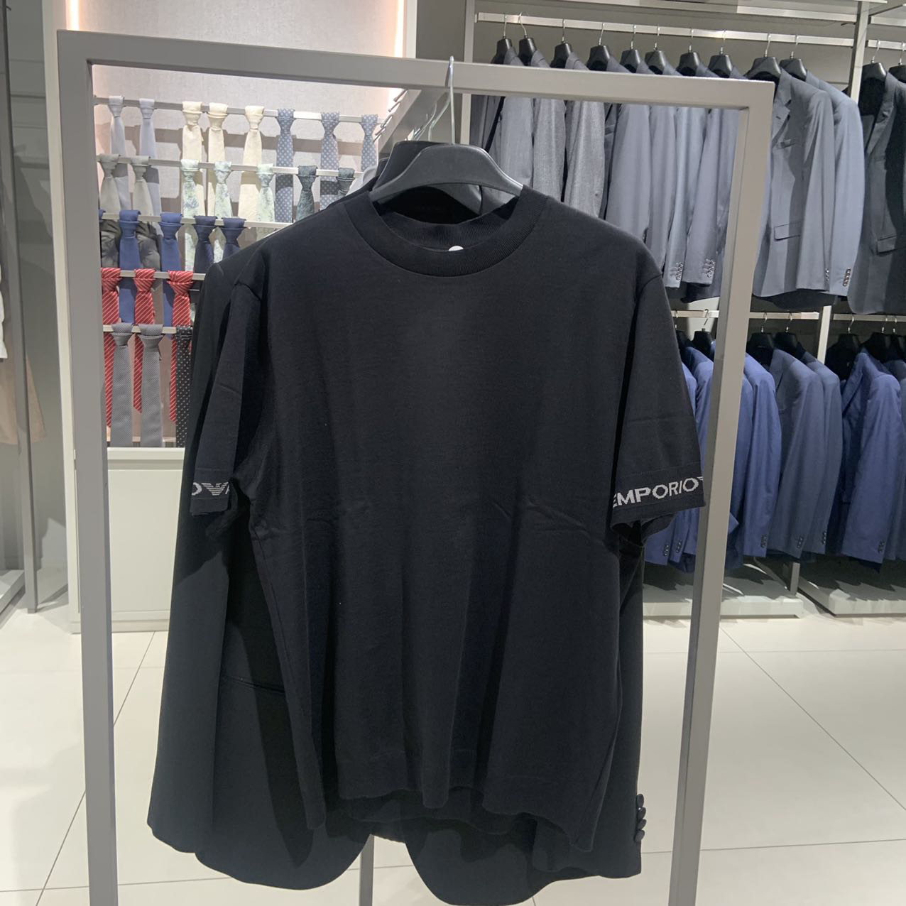 全新未使用 GIORGIO ARMANI/阿玛尼 男士短袖EA黑色