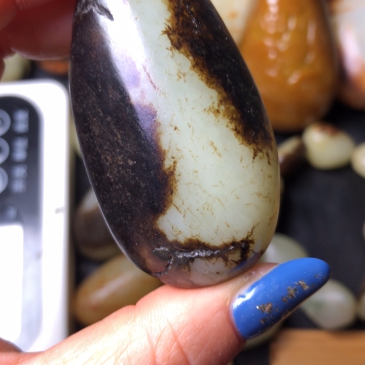 安***哲和田玉未镶嵌珠宝奇石