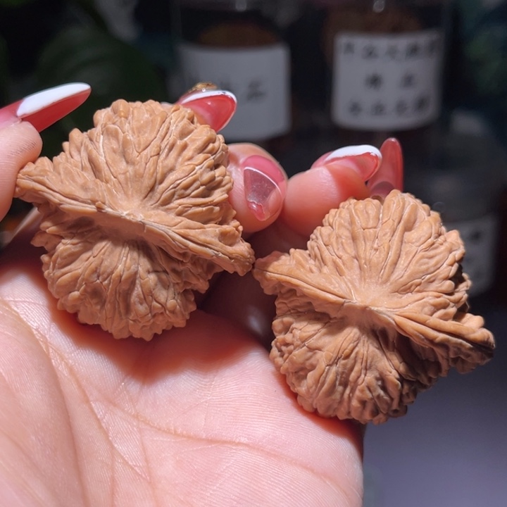 文玩核桃吊坠             44