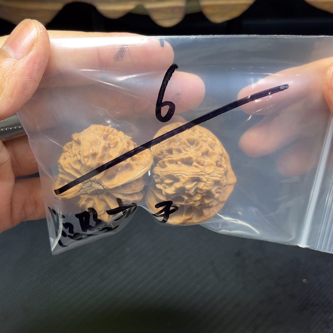 吊坠文玩核桃隔**王1