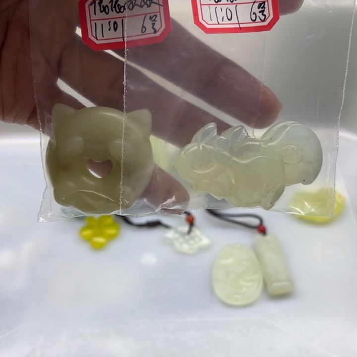 依***妖未镶嵌蛇纹石玉手镯