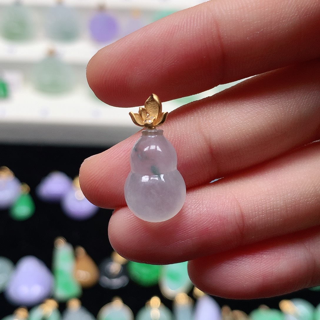 颈饰18K金镶嵌翡翠翡翠吊坠