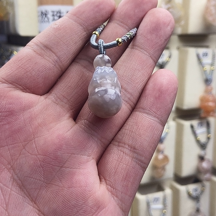 石英质玉未镶嵌颈饰西****划