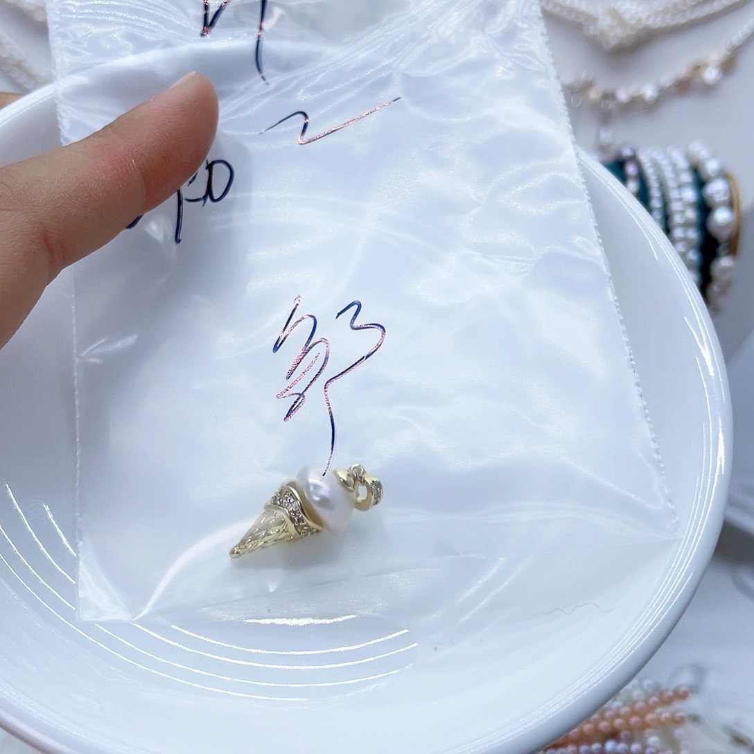 颈饰钛钢淡水珍珠邹**儿