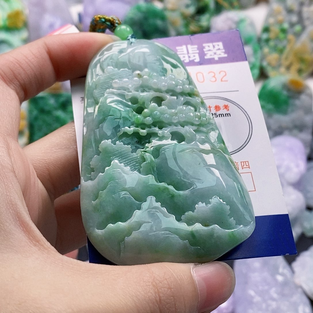 吊坠(不含链)未镶嵌翡翠