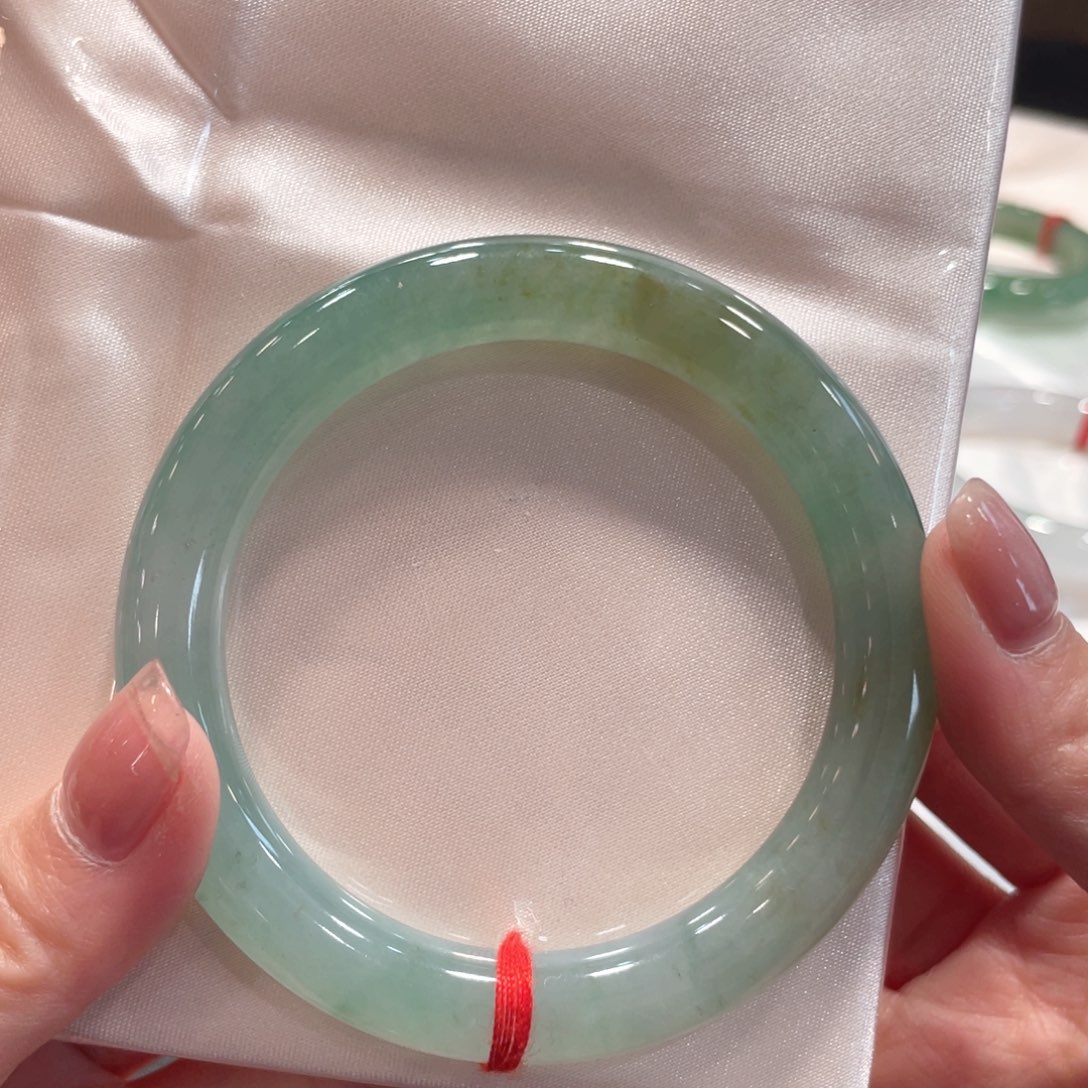 翡翠手镯未镶嵌56甜甜圈