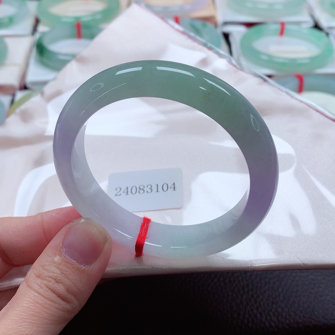 翡翠手镯未镶嵌天然A货翡翠