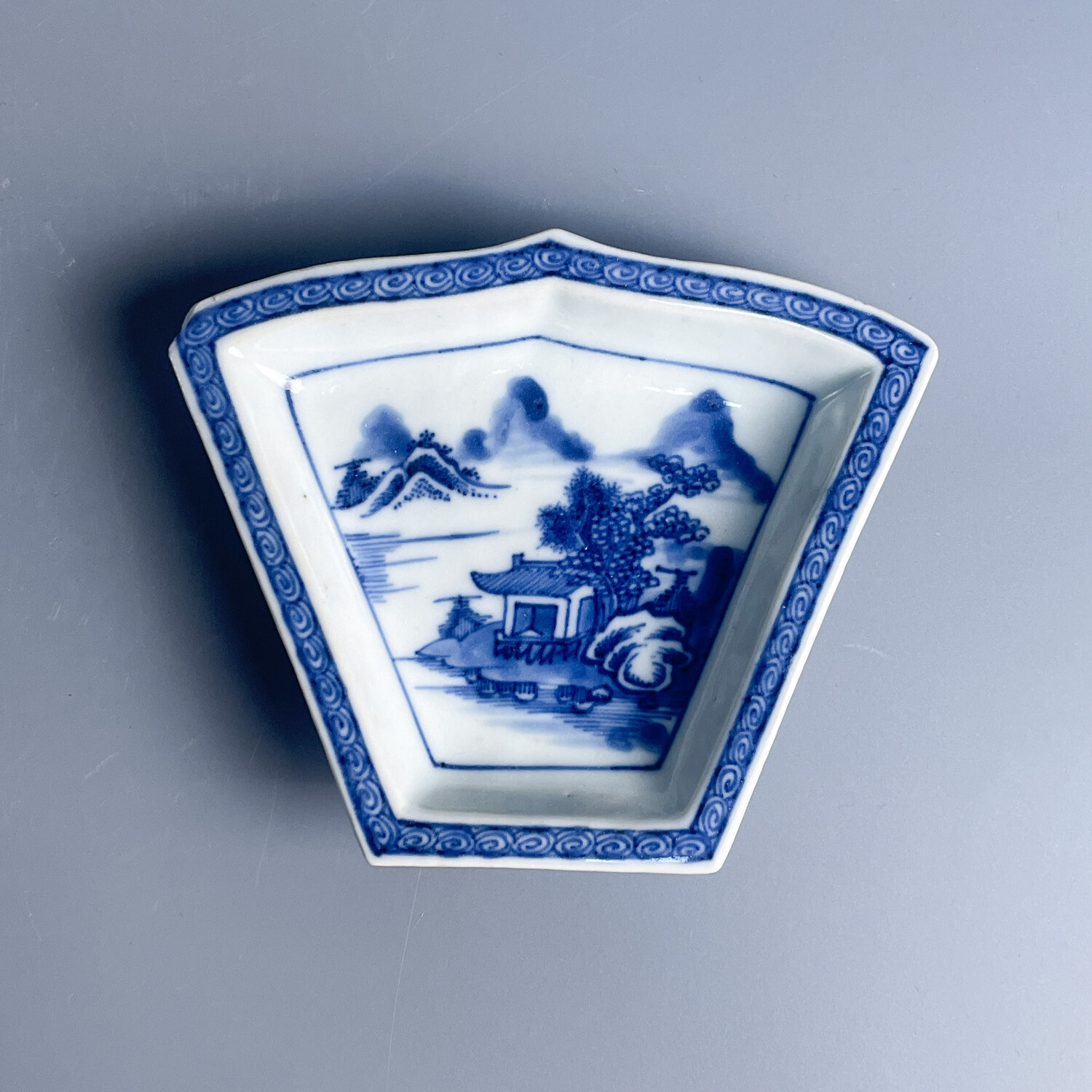 清乾隆青花山水纹盘8-M25KR001C08