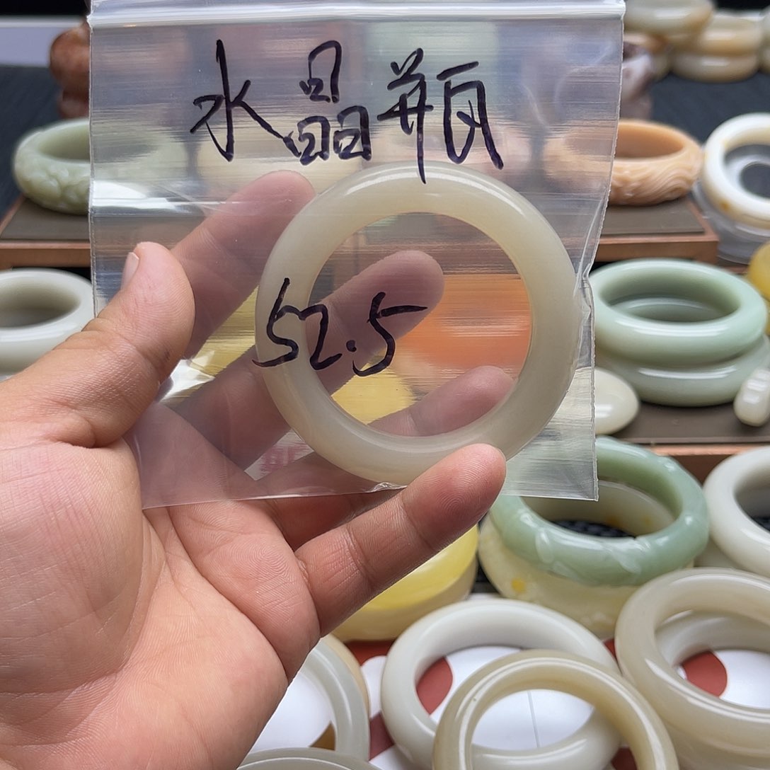 石英质玉手镯未镶嵌水***